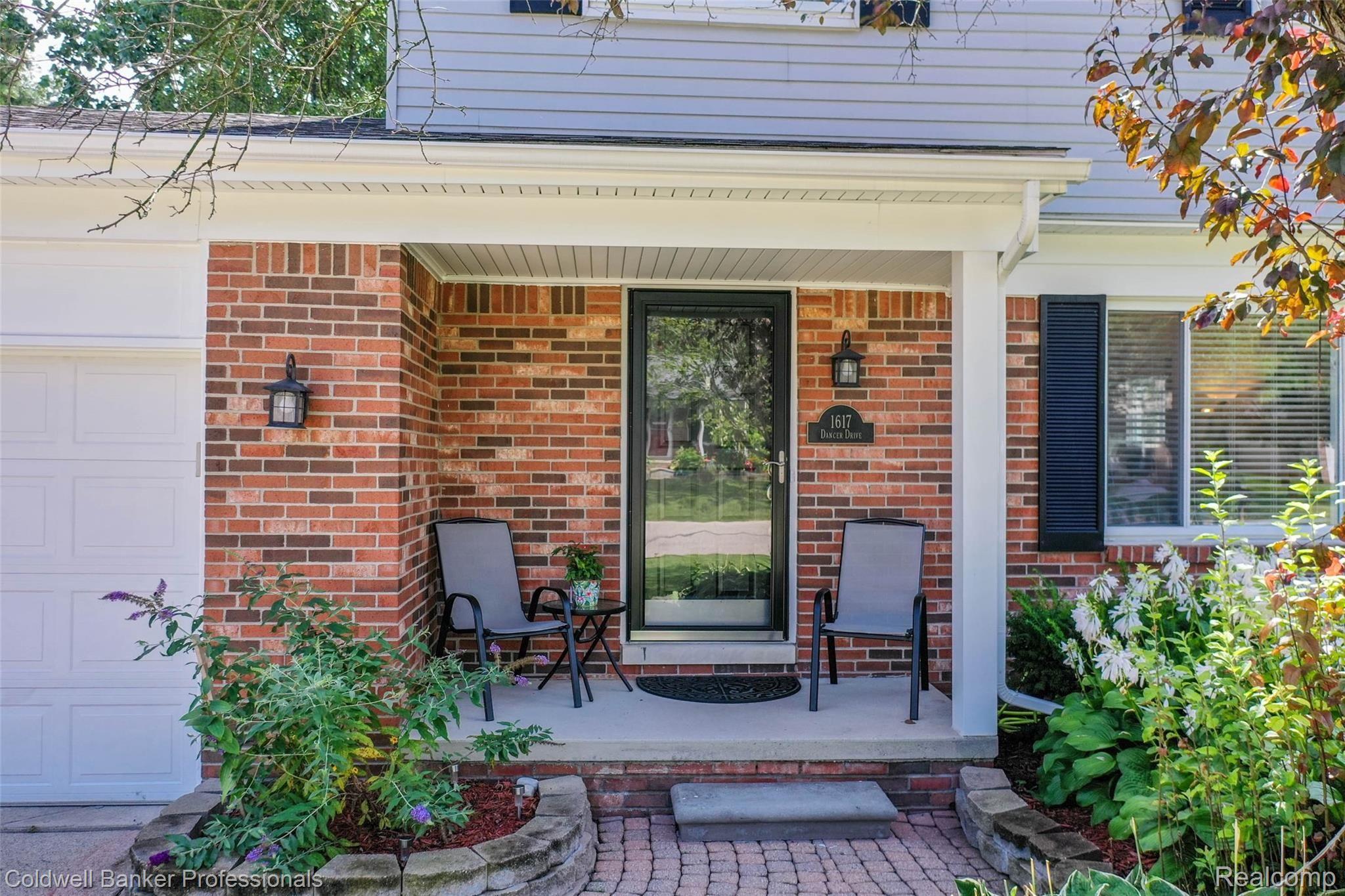 1617 Dancer Drive Rochester, MI 48307 - Photo 6 of 43 5.jpg