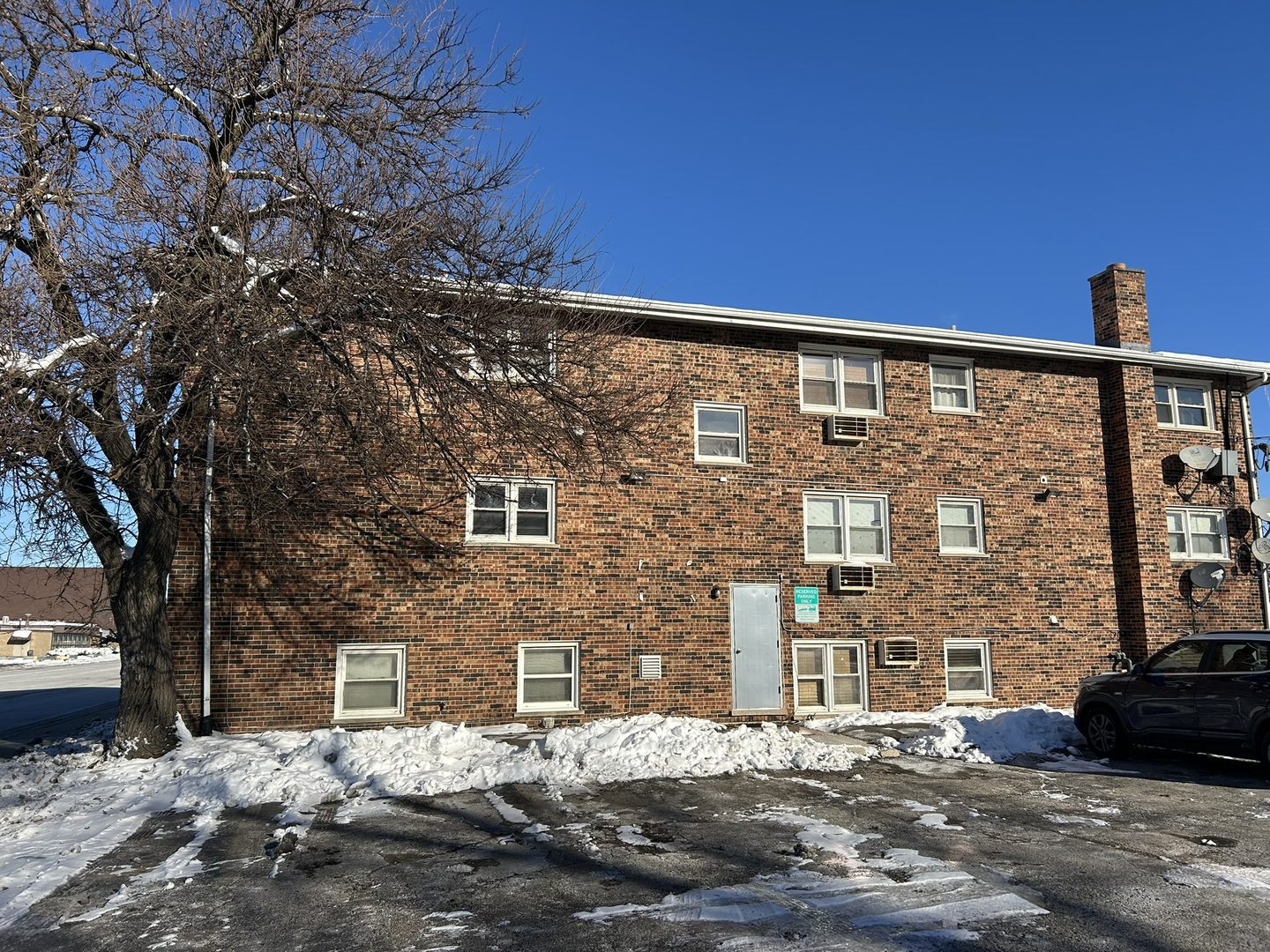 4545 Prescott Avenue, Unit 103 Lyons, IL 60534 - Photo 3 of 16