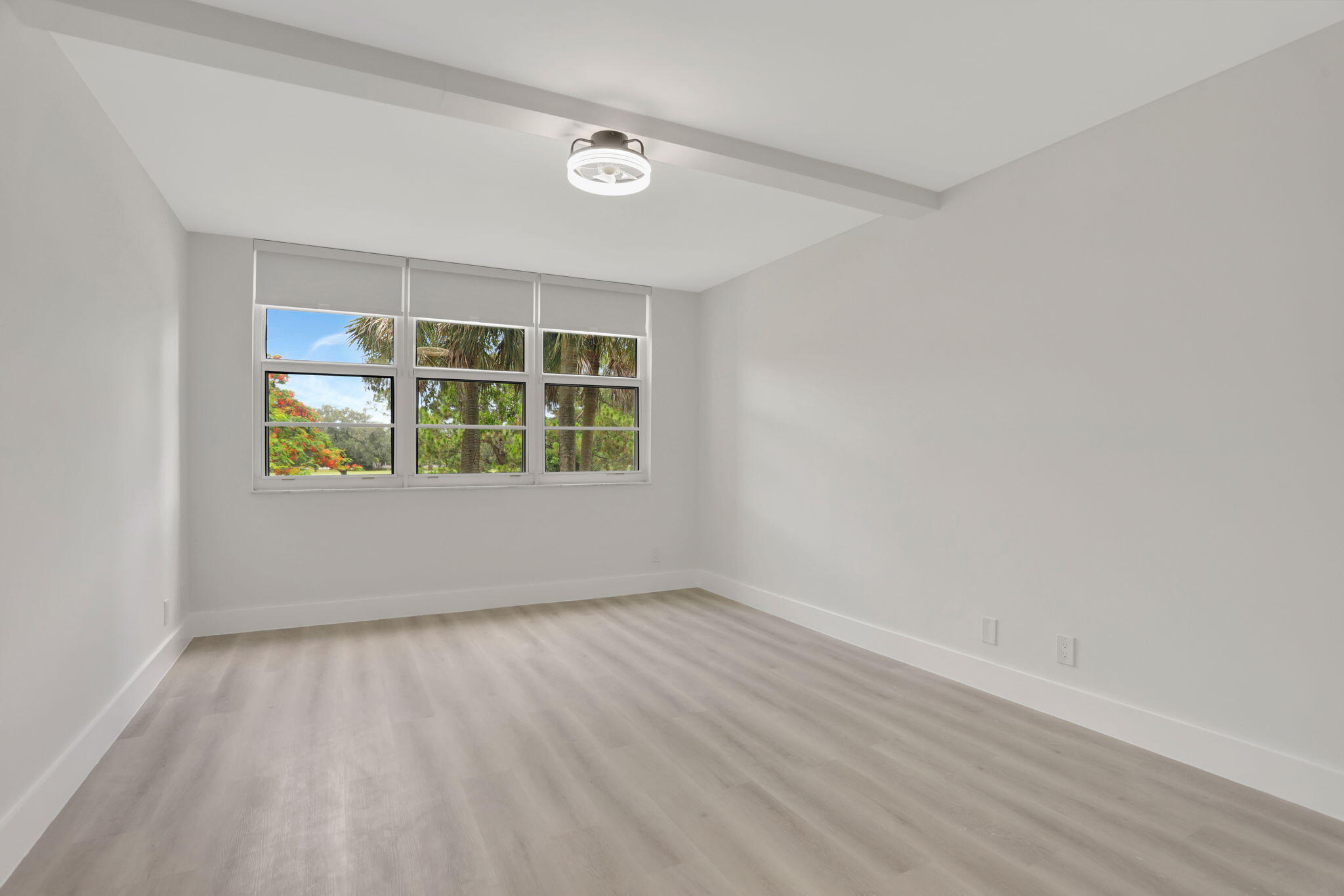 3505 Oaks Way, Unit 204 Pompano Beach, FL 33069 - Photo 13 of 36 Primary Bedroom