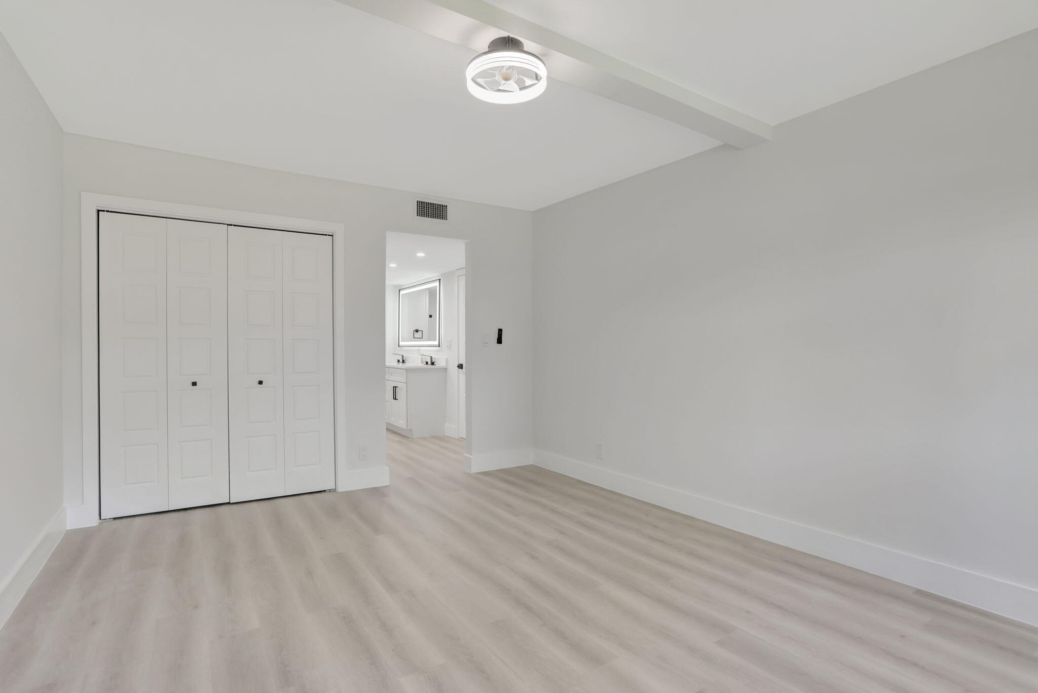 3505 Oaks Way, Unit 204 Pompano Beach, FL 33069 - Photo 15 of 36 Primary Bedroom
