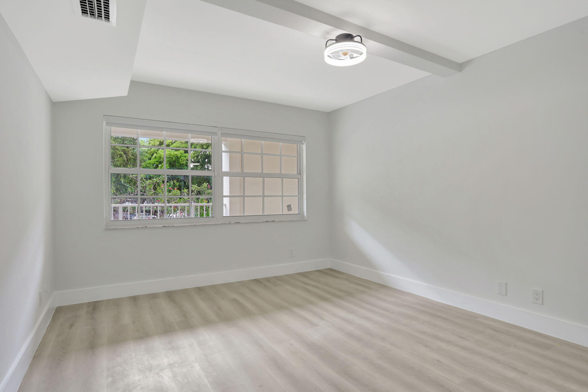 3505 Oaks Way, Unit 204 Pompano Beach, FL 33069 - Photo 21 of 36 2nd Bedroom