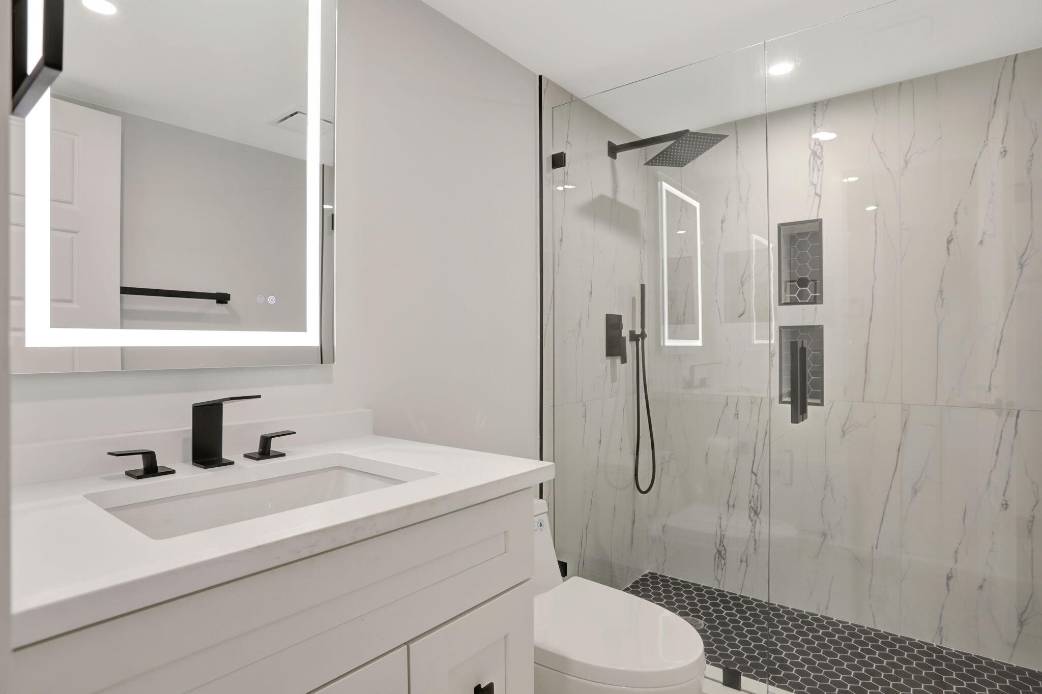 3505 Oaks Way, Unit 204 Pompano Beach, FL 33069 - Photo 24 of 36 2nd Bathroom