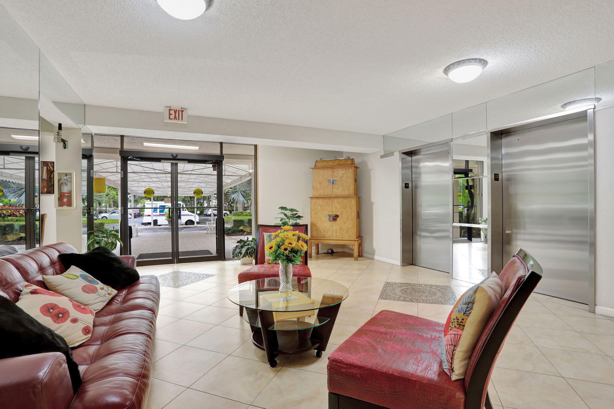 3505 Oaks Way, Unit 204 Pompano Beach, FL 33069 - Photo 35 of 36 Building Lobby