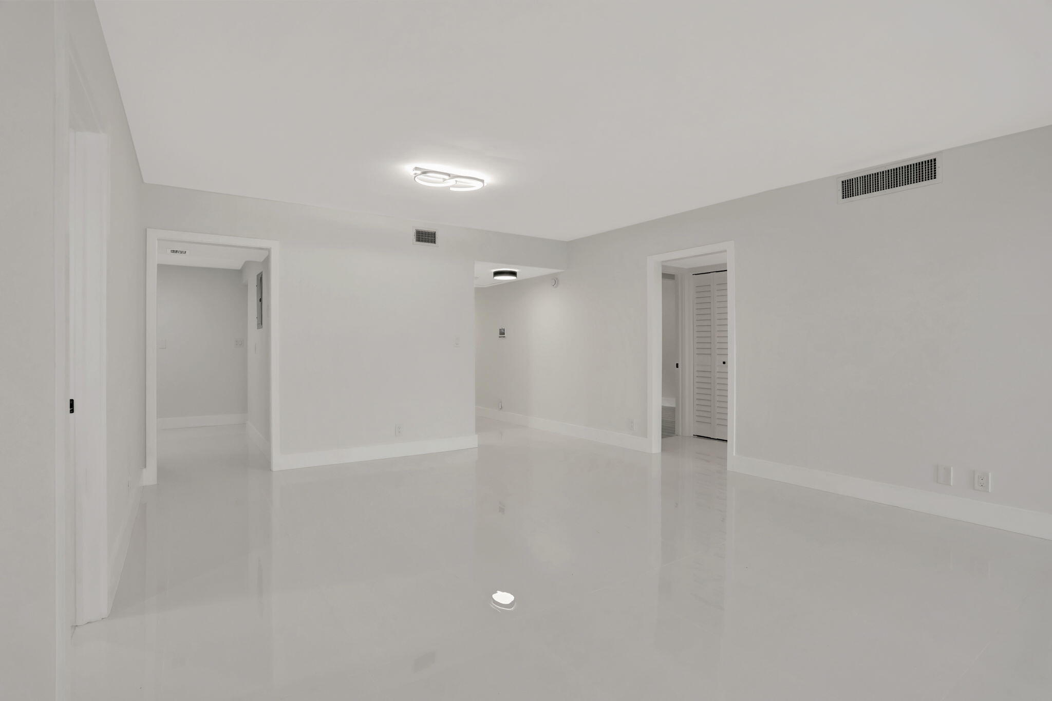 3505 Oaks Way, Unit 204 Pompano Beach, FL 33069 - Photo 6 of 36 Dining Room
