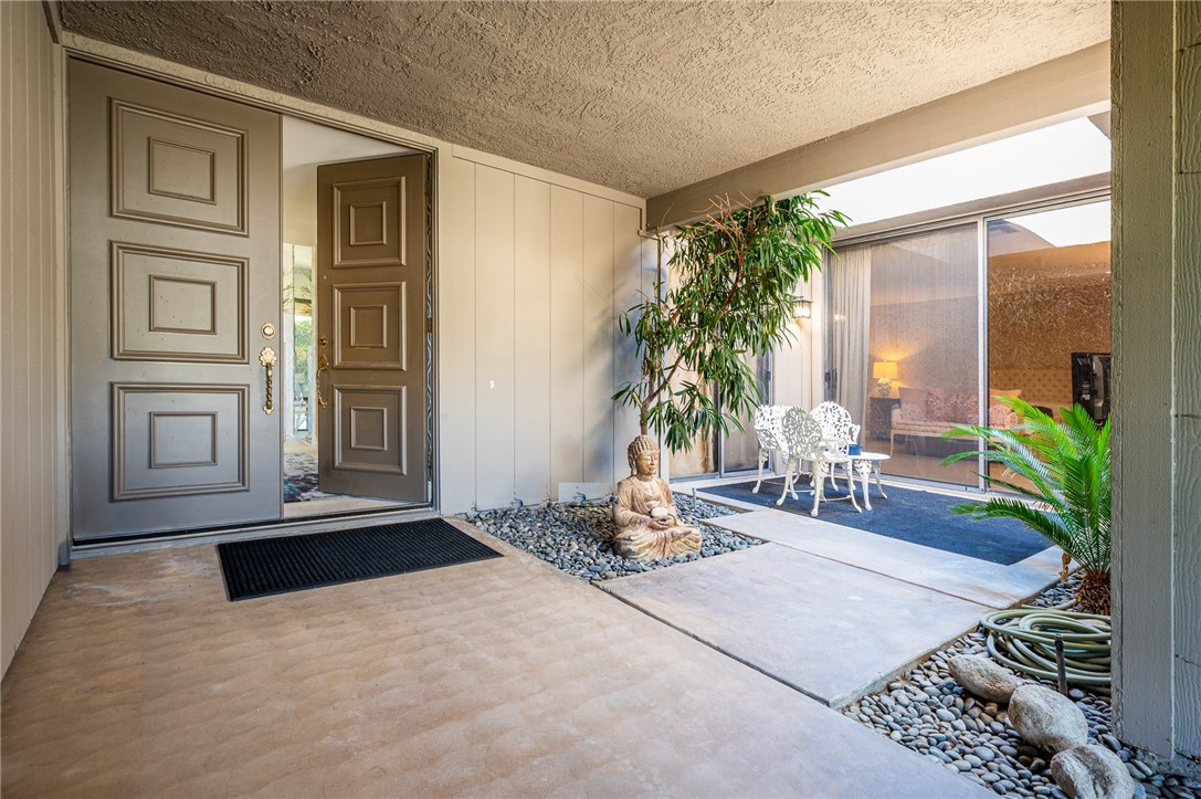 95 Princeton Drive Rancho Mirage, CA 92270 - Photo 3 of 26