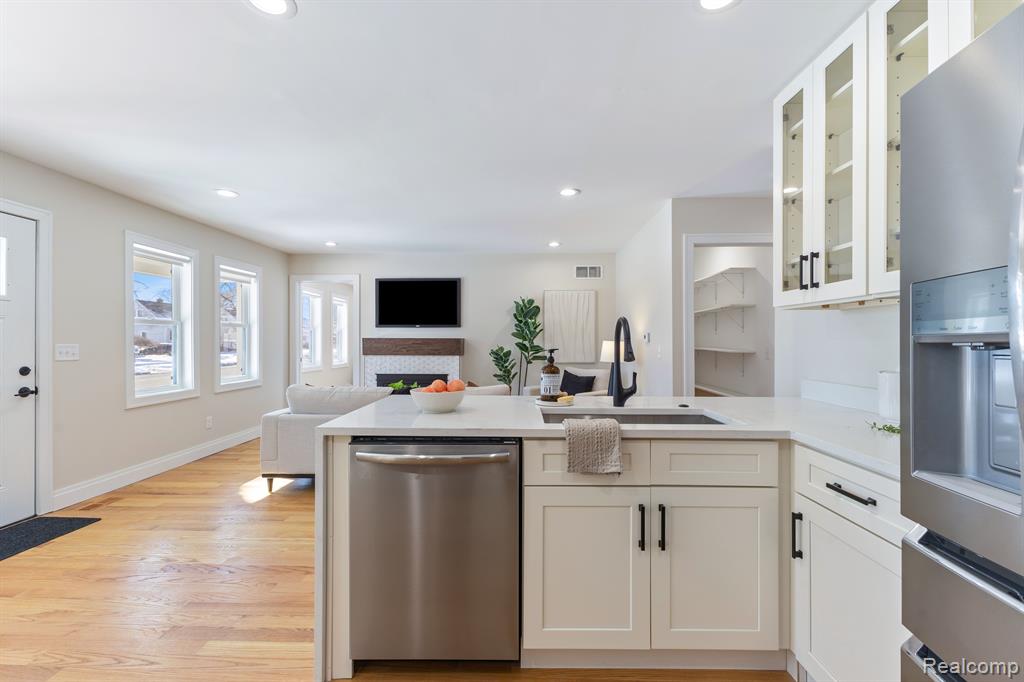 3518 Normandy Road Royal Oak, MI 48073 - Photo 15 of 45