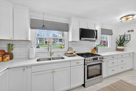 $515,000 | 4021 West 73rd Terrace, Prairie Village, KS 66208