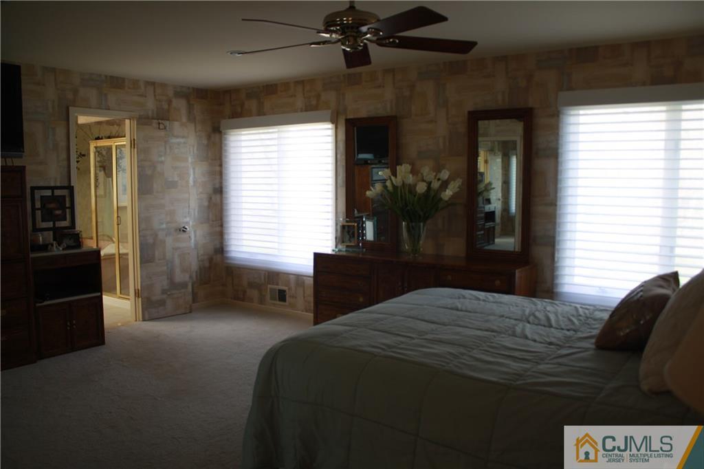 39 Crown Road Somerset, NJ 08873 - Photo 5 of 14 Gallery Image 5