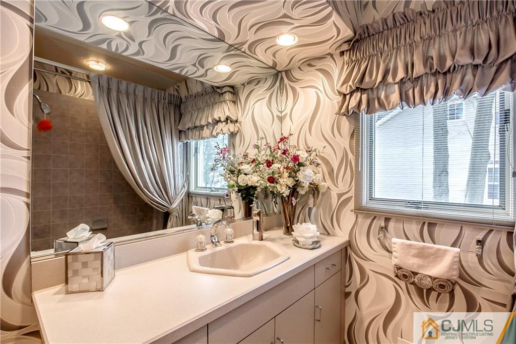 39 Crown Road Somerset, NJ 08873 - Photo 7 of 14 Gallery Image 7