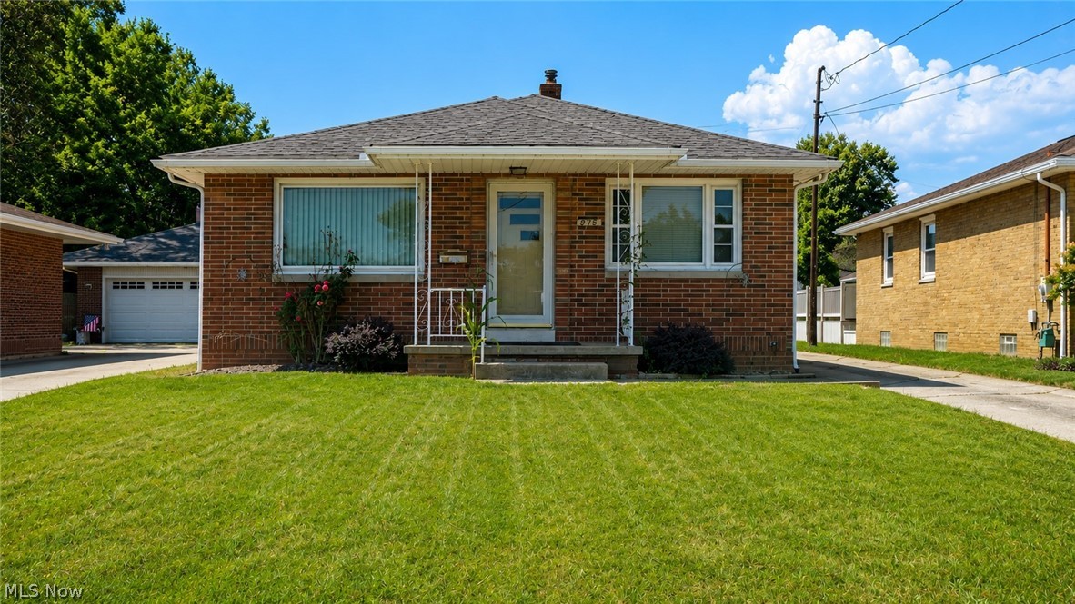 612 Ingalls Road Akron, OH 44312 - Photo 1 of 50 Gallery Image 1