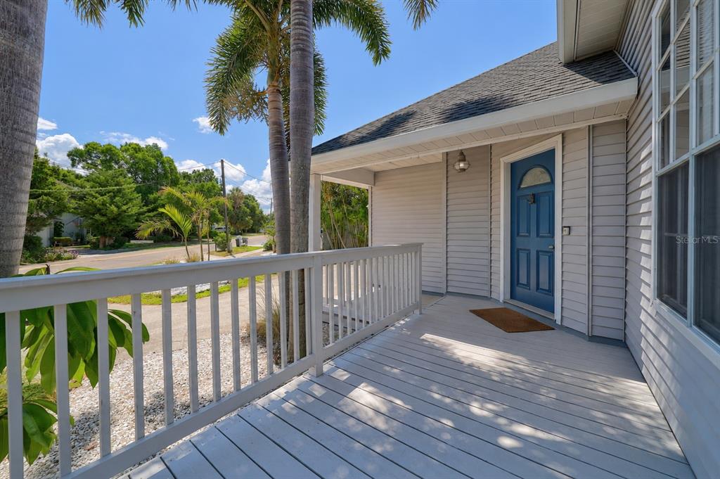 703 Riverside Drive Tarpon Springs, FL 34689 - Photo 5 of 47