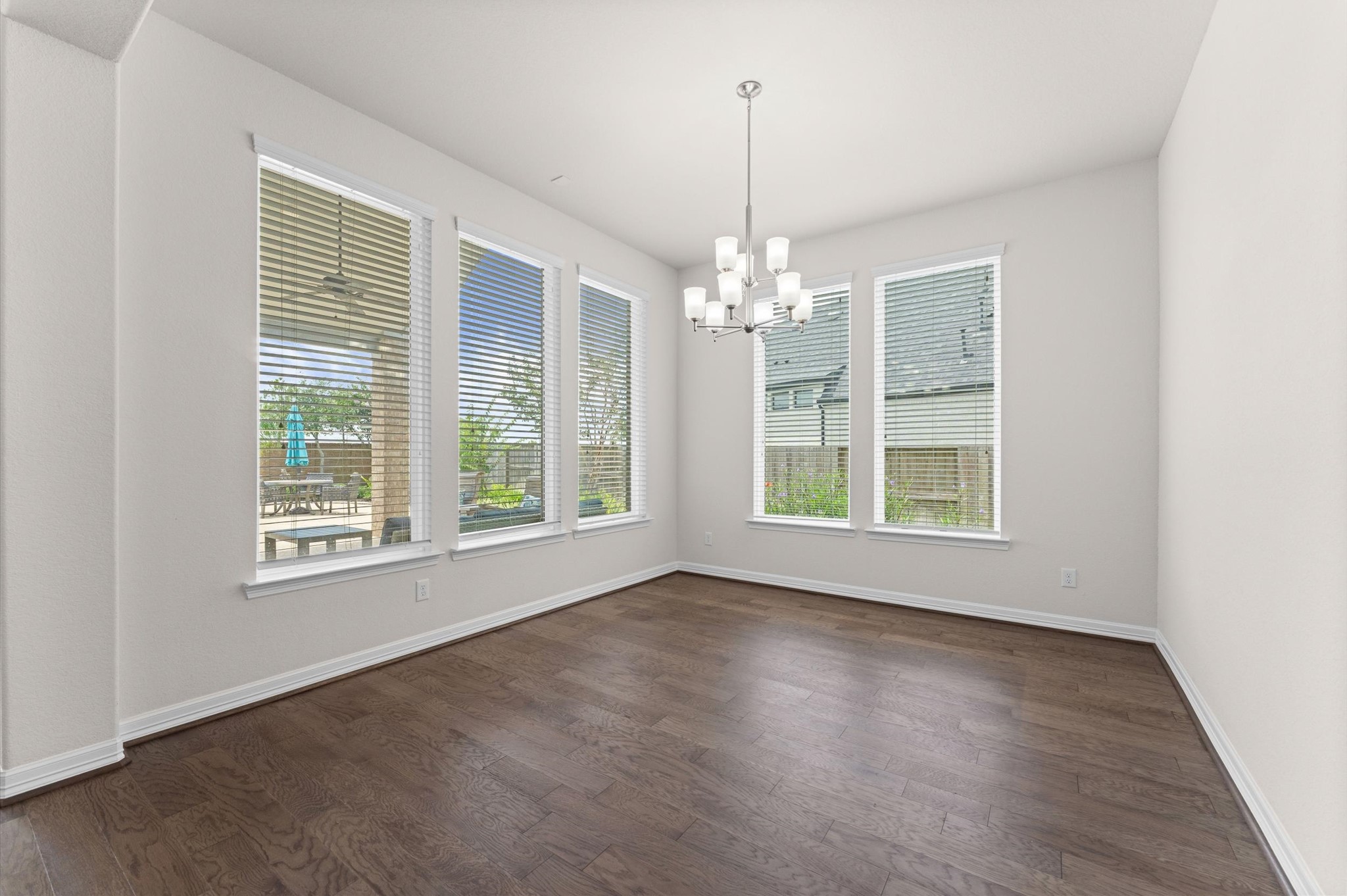 10106 Blythe Street Rosharon, TX 77583 - Photo 10 of 46 Formal Dinning Room