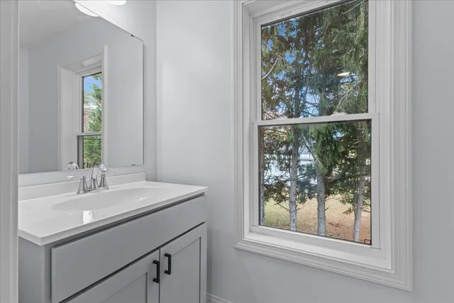 $450,000 | 162 West Street, Unit 1, Essex Junction, VT 05452