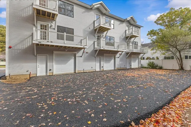 $450,000 | 162 West Street, Unit 1, Essex Junction, VT 05452