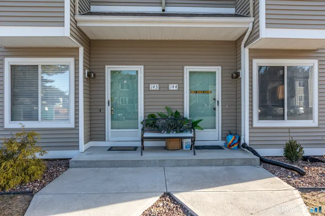 $2,000 | 60 Old Town Road, Unit 143, Vernon Rockville, CT 06066