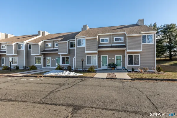 $2,000 | 60 Old Town Road, Unit 143, Vernon, CT 06066