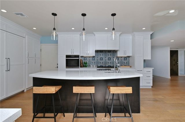 $3,400,000 | 11566 Dona Teresa Drive, Studio City, CA 91604