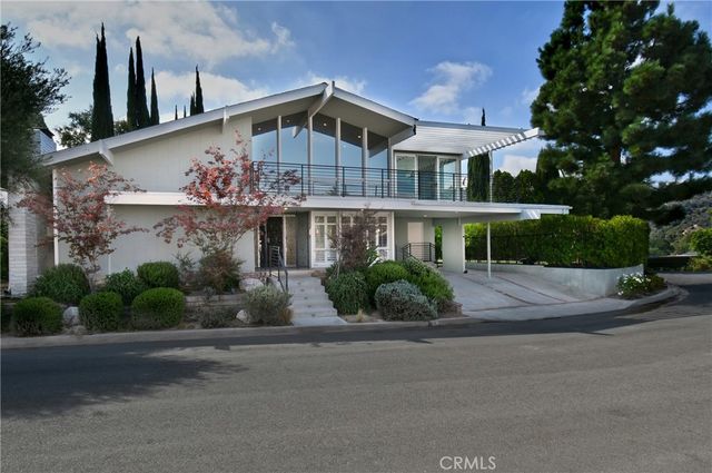 $3,400,000 | 11566 Dona Teresa Drive, Studio City, CA 91604