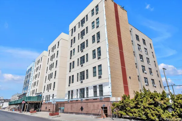 $4,500 | 25 West Broadway, Unit 207, Long Beach, NY 11561