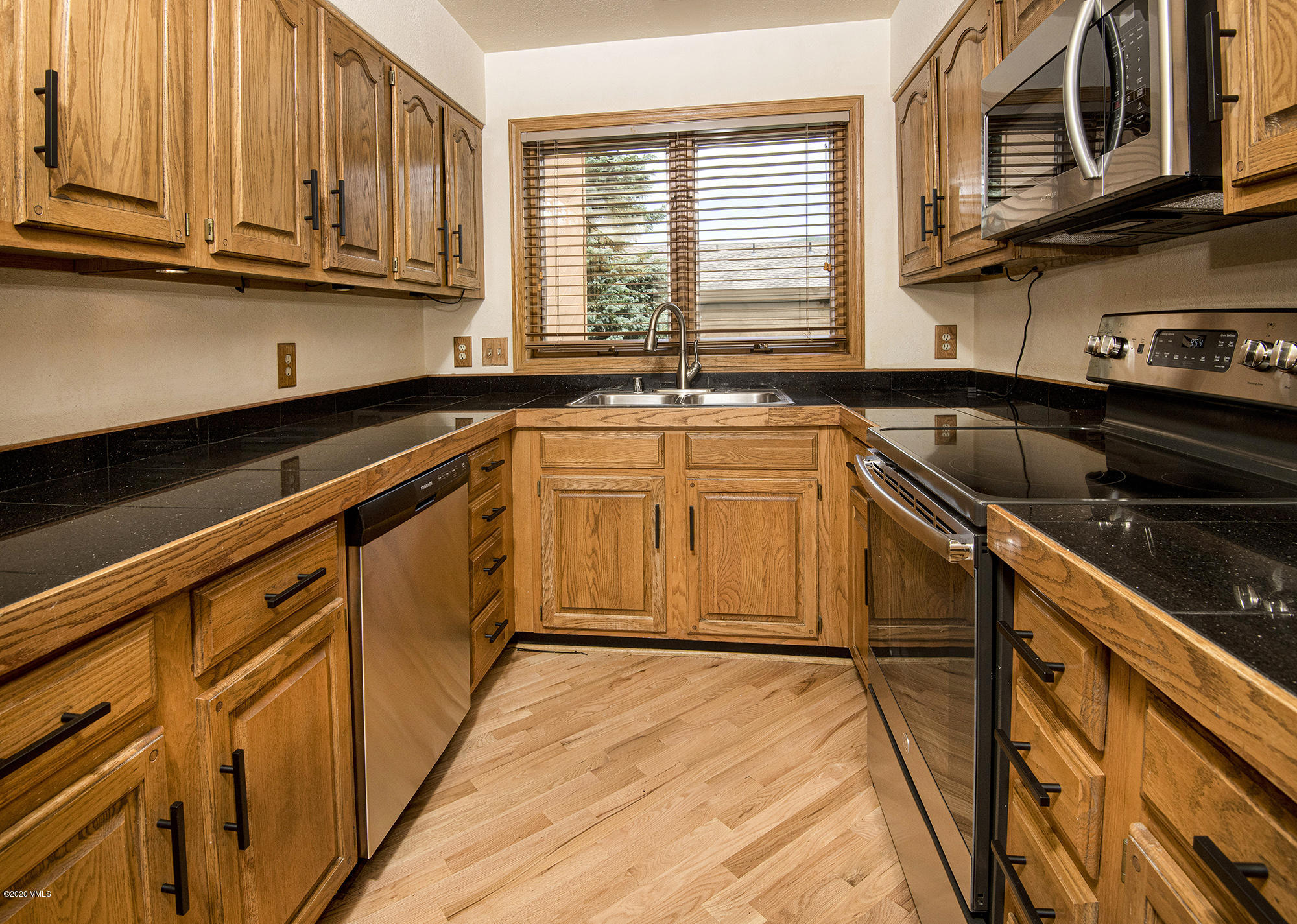3050 Wildridge Road, Unit 5 Avon, CO 81620 - Photo 12 of 28 3050-WildrdgeRd-5-MLS_56