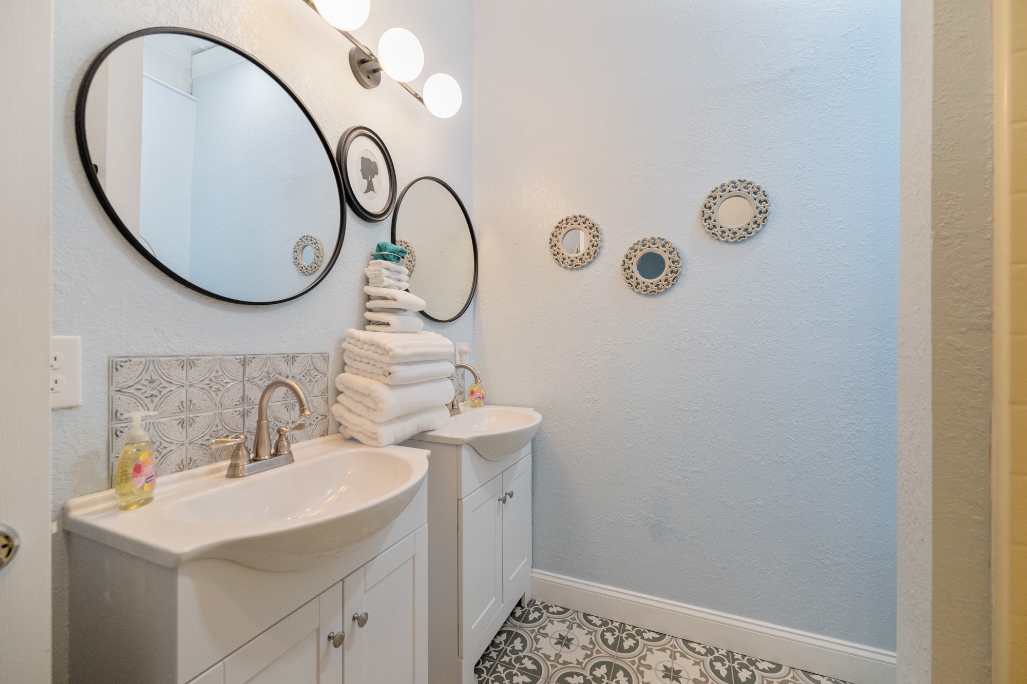 8 East Main Street Decaturville, TN 38329 - Photo 27 of 27 a bathroom with a sink and a mirror
