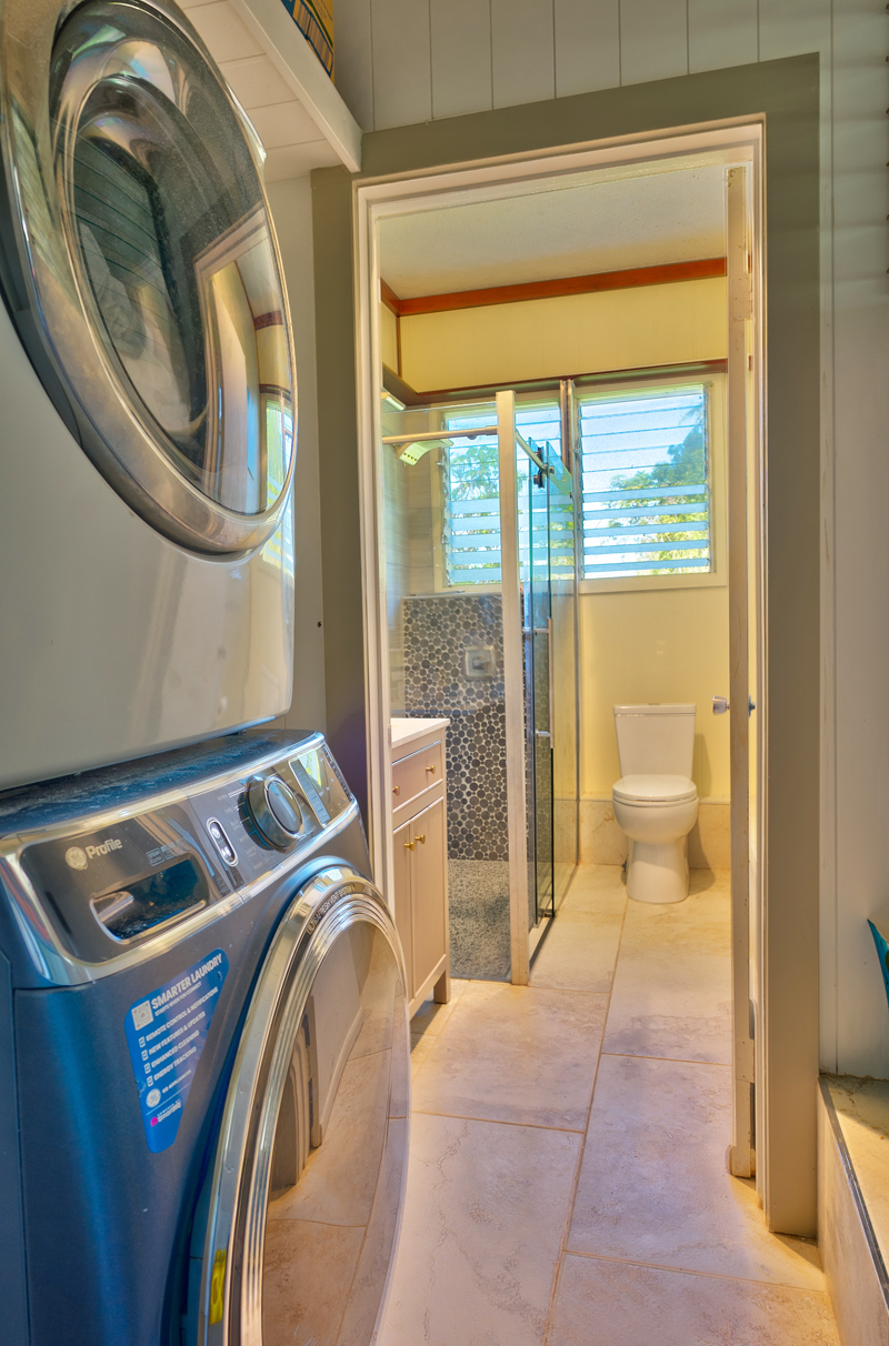 82-1019 KOA Road Captain Cook, HI 96704 - Photo 13 of 19 a utility room with dryer and washer