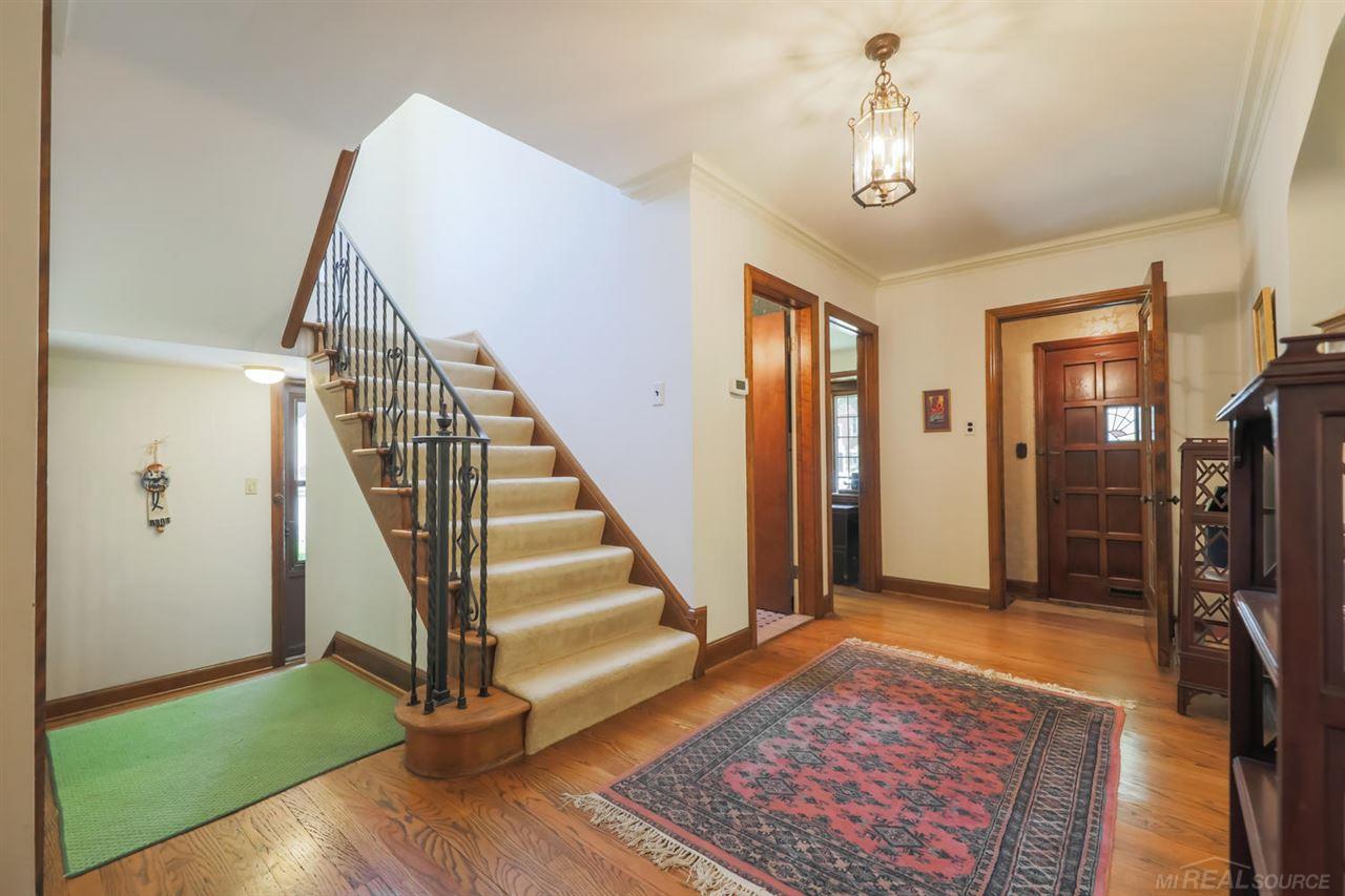 821 Trombley Road Grosse Pointe, MI 48230 - Photo 7 of 60 50029376-6.JPG