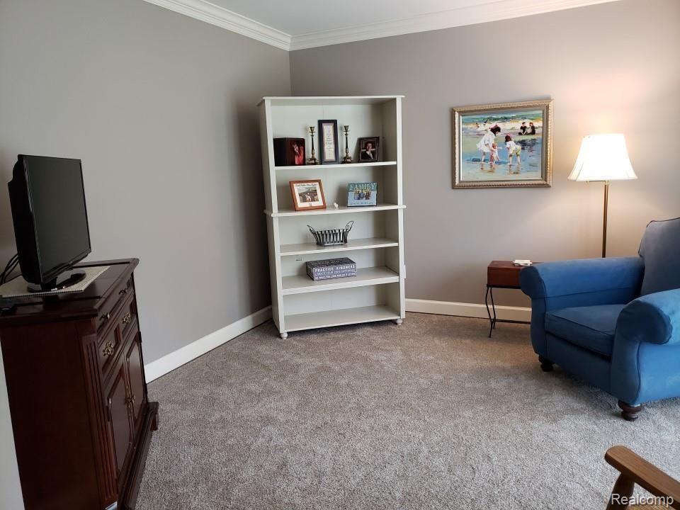 206 Tanglewood Drive Rochester, MI 48309 - Photo 5 of 35 20190519_182922.jpg