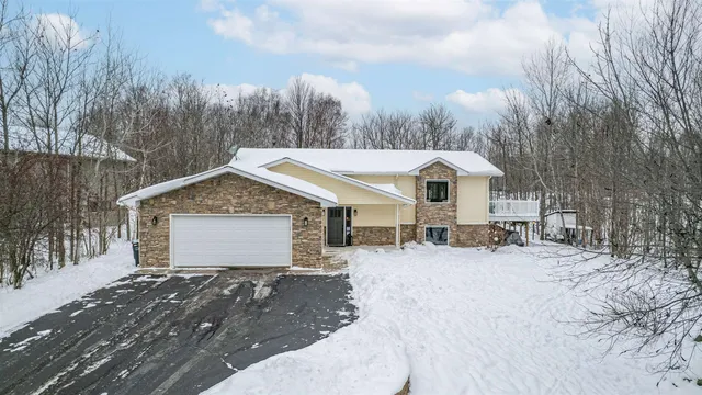 $750,000 | 4809 Oak Ridge Drive, Hermantown, MN 55811