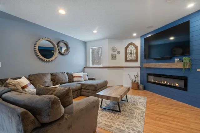 $750,000 | 4809 Oak Ridge Drive, Hermantown, MN 55811