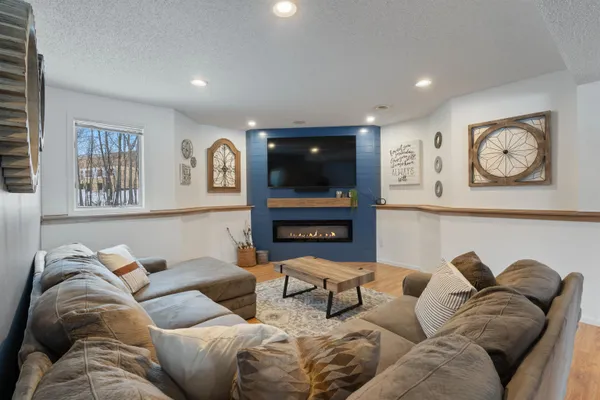 $729,900 | 4809 Oak Ridge Drive, Hermantown, MN 55811