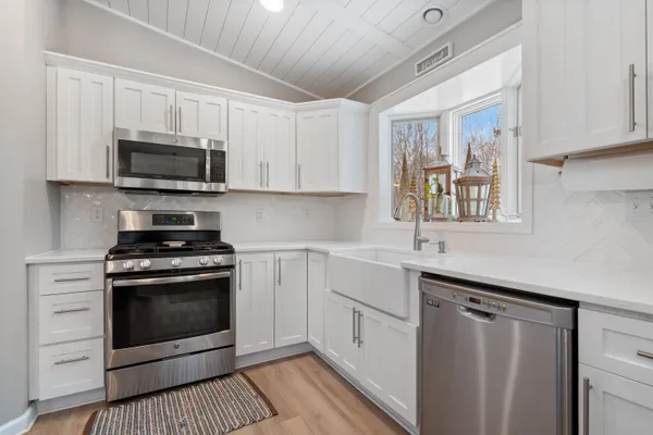 $729,900 | 4809 Oak Ridge Drive, Hermantown, MN 55811