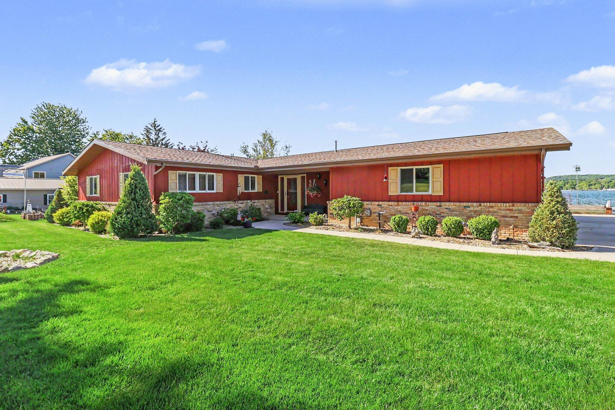 4554 Crescent Beach Road Onekama, MI 49675 - Photo 8 of 38 003_file_2421
