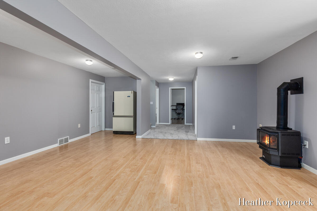 1663 Barnsley Court Southeast Lowell, MI 49331 - Photo 21 of 31 https___photoreal.io_wp-content_photorea
