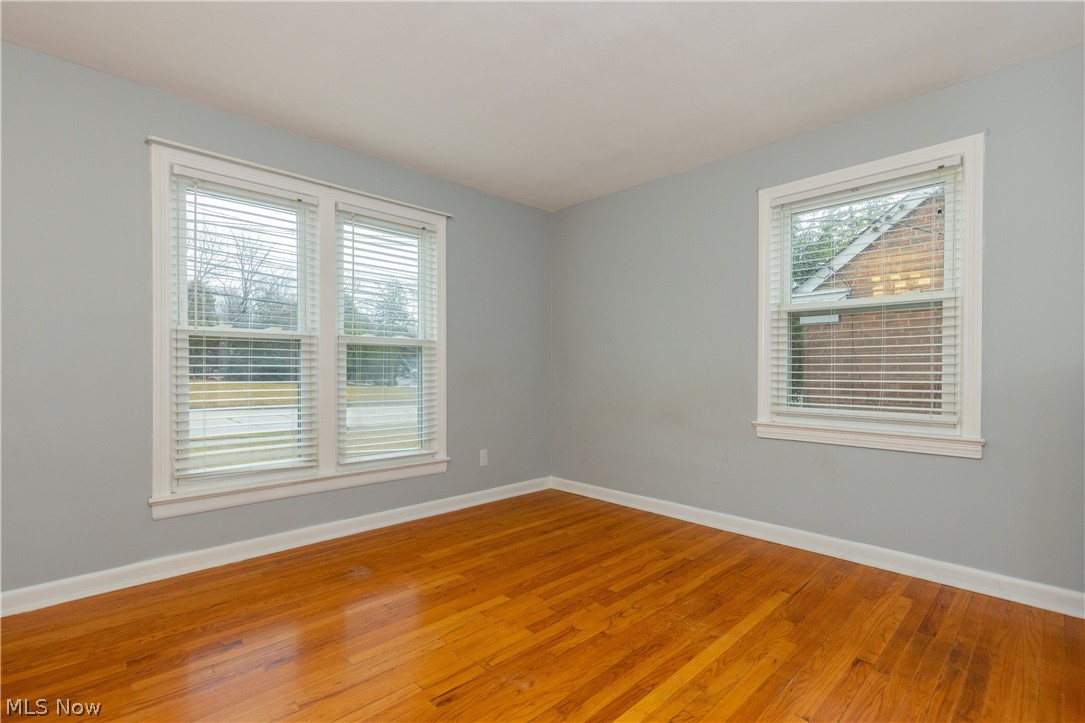 944 Richmond Road Cleveland, OH 44124 - Photo 12 of 32