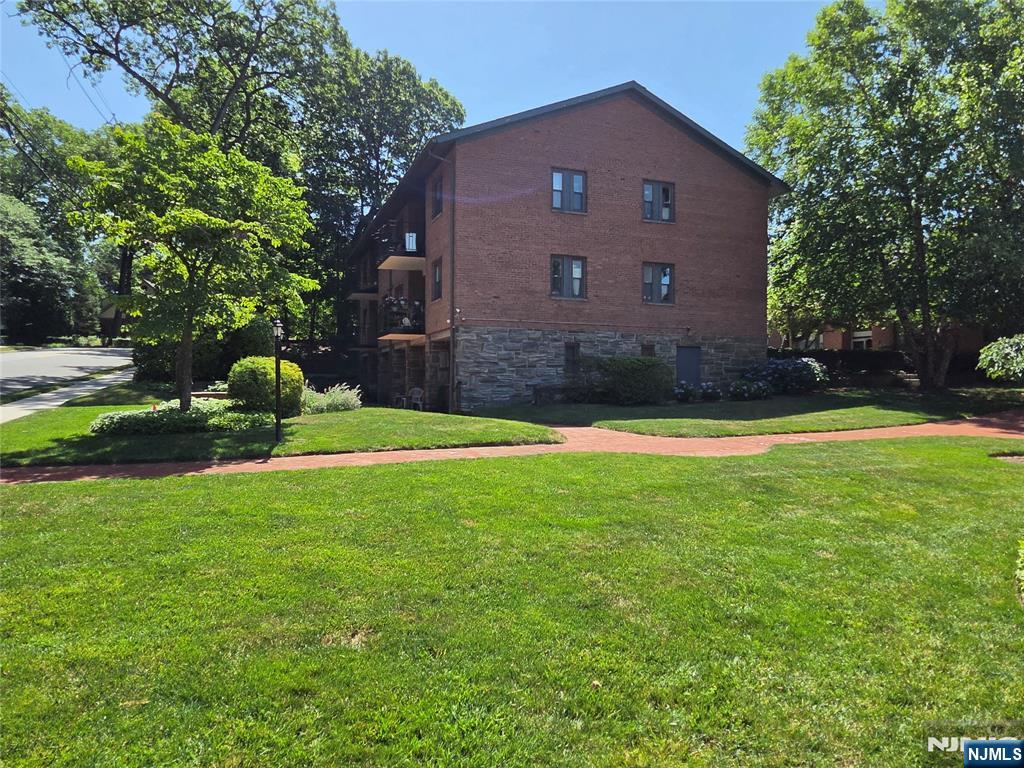 60 Madison Place, Unit A10 Ridgewood, NJ 07450 - Photo 30 of 34