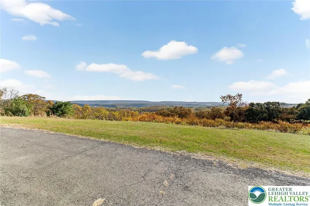 $793,396 | 394 Flagstaff Road, Lehighton, PA 18235