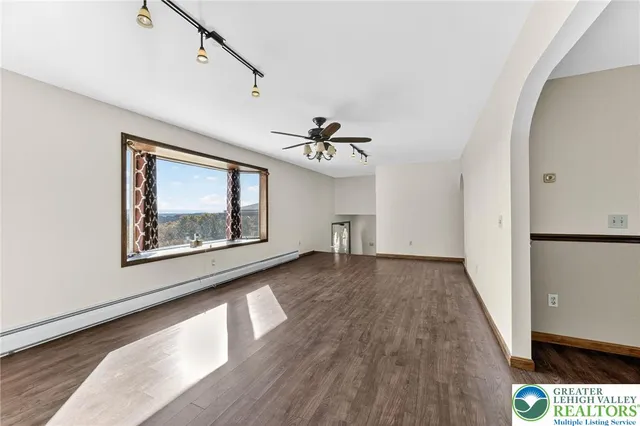 $793,396 | 394 Flagstaff Road, Lehighton, PA 18235