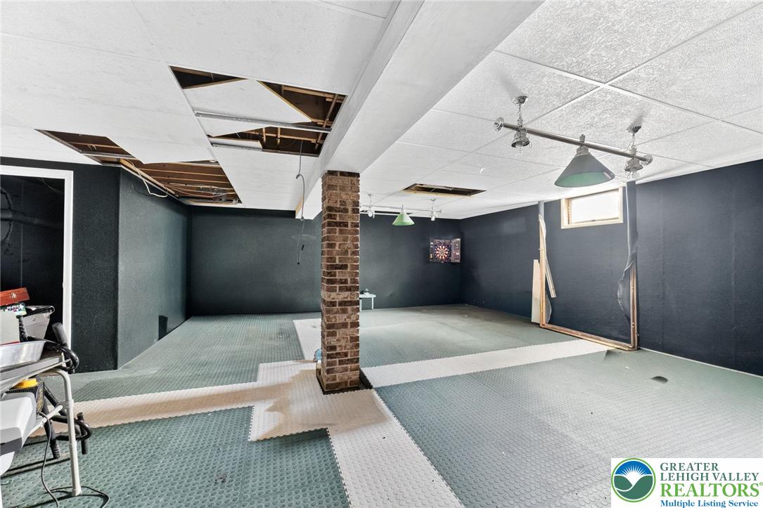 394 Flagstaff Road Lehighton, PA 18235 - Photo 21 of 75 a view of entryway and hall