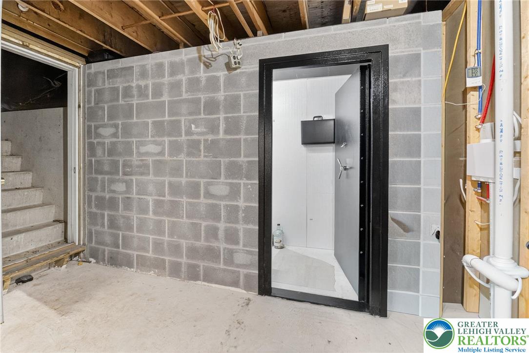 394 Flagstaff Road Lehighton, PA 18235 - Photo 56 of 75 a bathroom with a shower