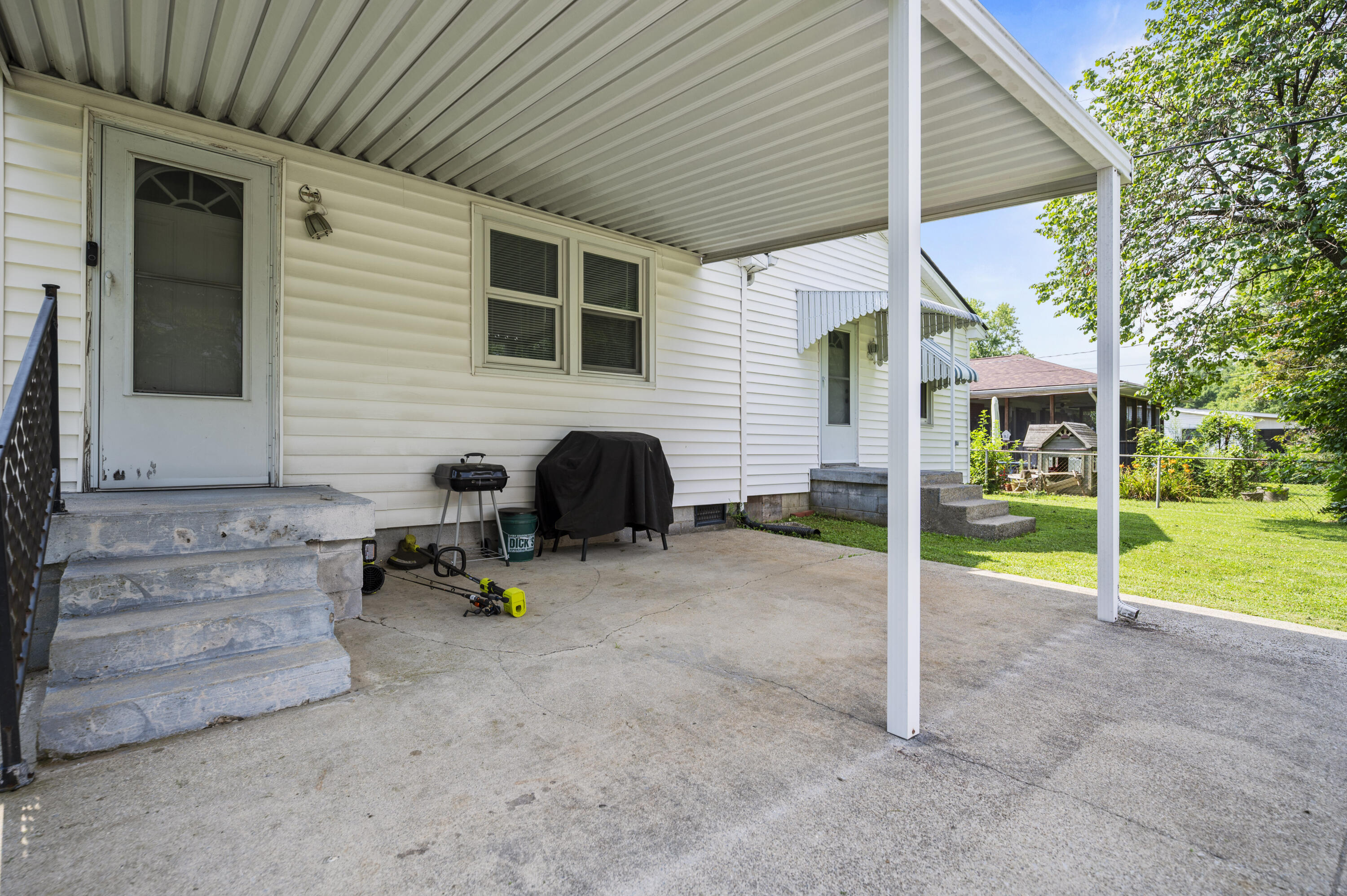 1809 Yorktown Road Lexington, KY 40504 - Photo 8 of 30 1809-9