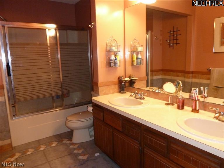 10351 Hoose Road Painesville, OH 44077 - Photo 7 of 24 Full Bath