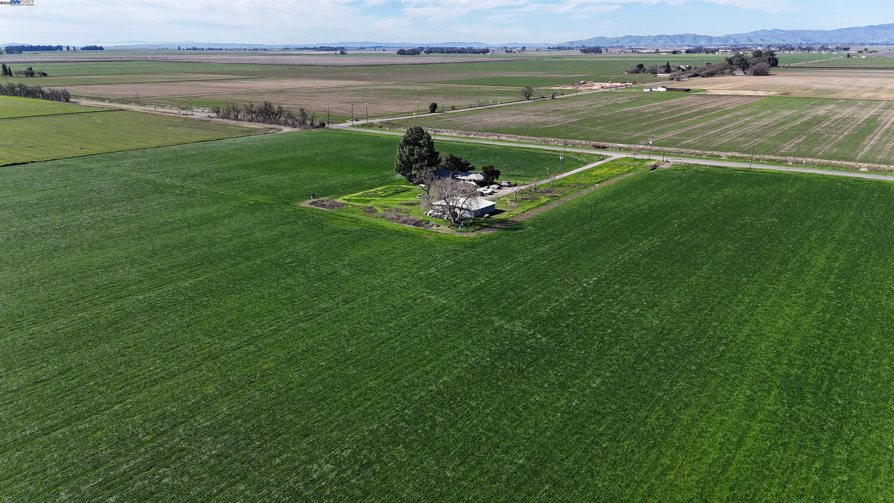 6282 Rio Dixon Road Dixon, CA 95620 - Photo 4 of 8 a view of a lake with a beach