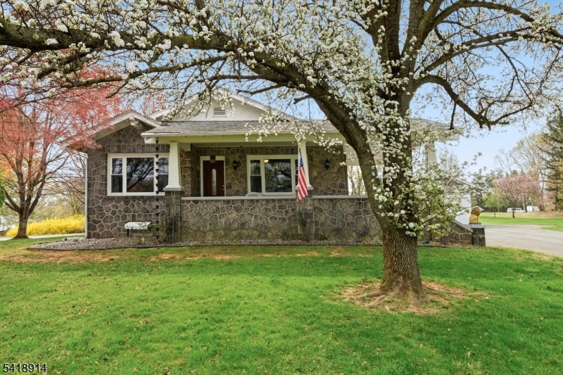 1316 Belvidere Road Phillipsburg, NJ 08865 - Photo 4 of 38