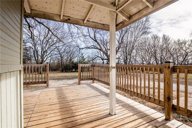 $274,000 | 39635 Pleasant Valley Road, Lane, KS 66042