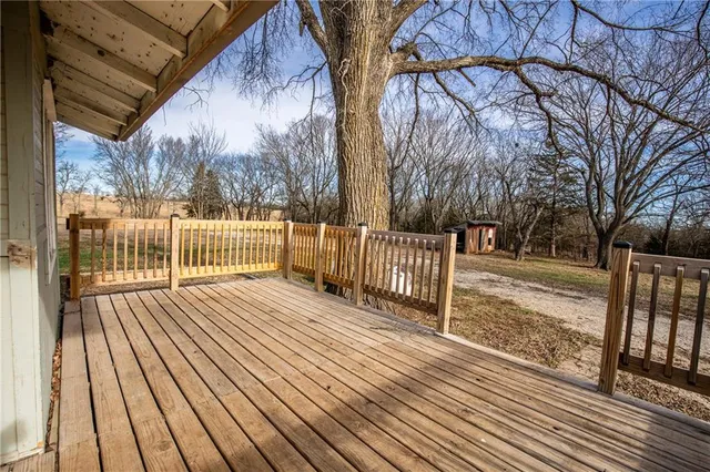 $274,000 | 39635 Pleasant Valley Road, Lane, KS 66042