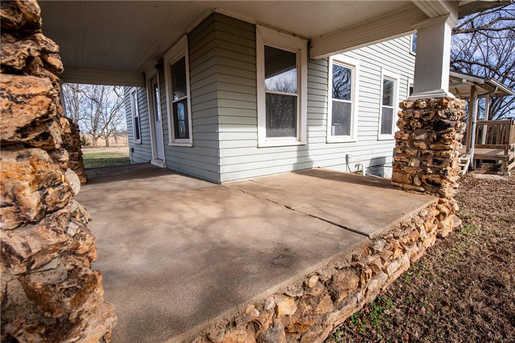 39635 Pleasant Valley Road Lane, KS 66042 - Photo 18 of 49