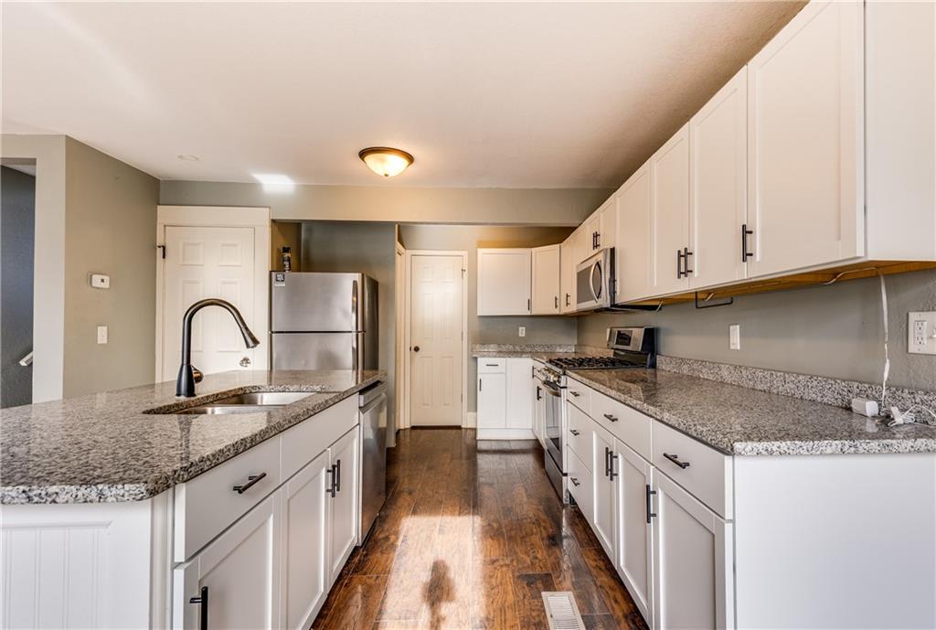 39635 Pleasant Valley Road Lane, KS 66042 - Photo 27 of 49