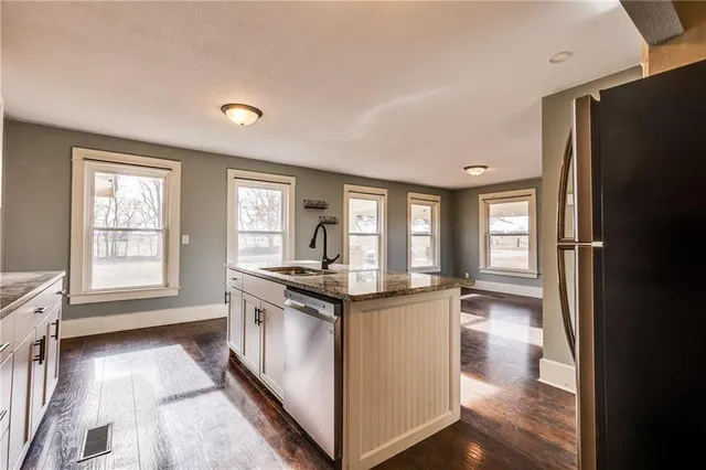 $274,000 | 39635 Pleasant Valley Road, Lane, KS 66042