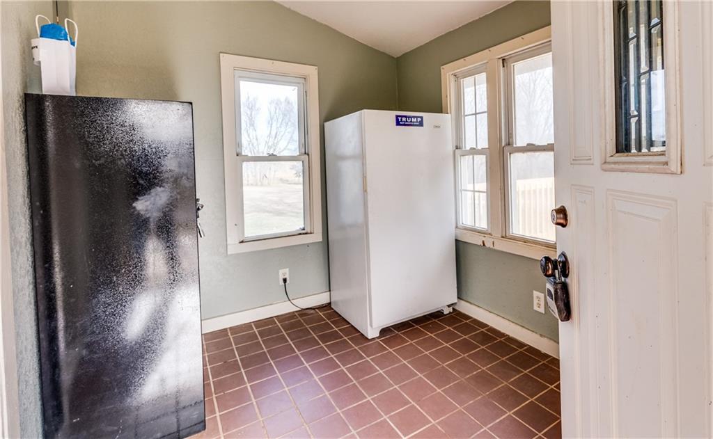 39635 Pleasant Valley Road Lane, KS 66042 - Photo 30 of 49